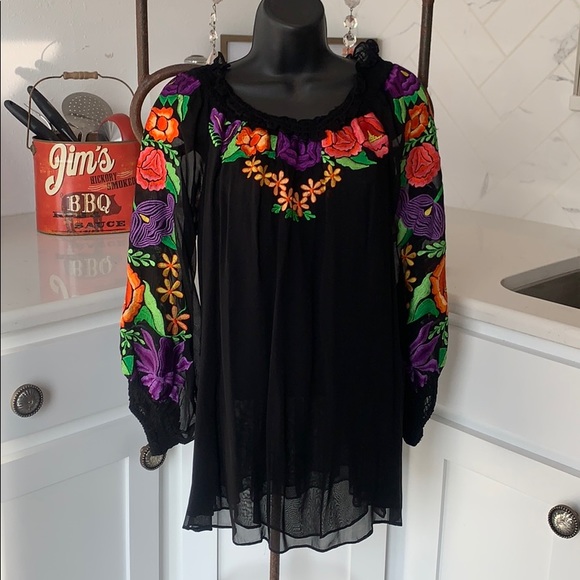 vintage collection Tops - Vintage Collection off shoulder tunic